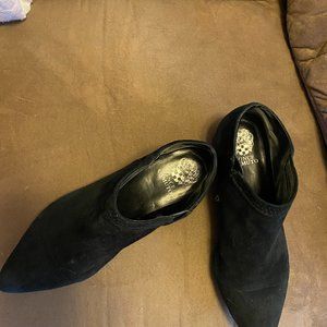 Vince Camuto VVJannie Black Suede Booties